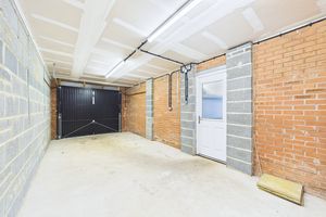 Garage - click for photo gallery